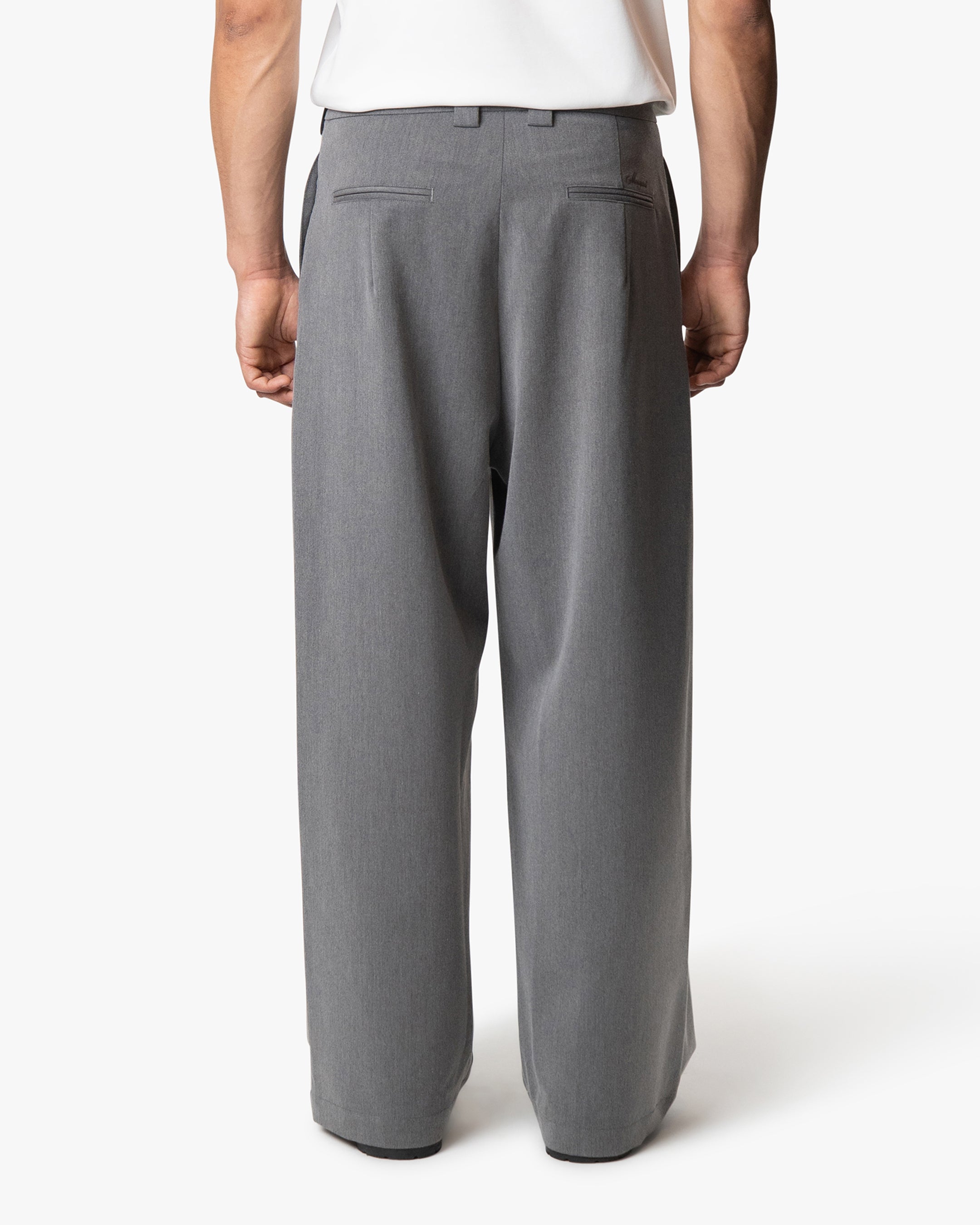 Ambra Loose-Fit Pleated Pants | Grey Melee