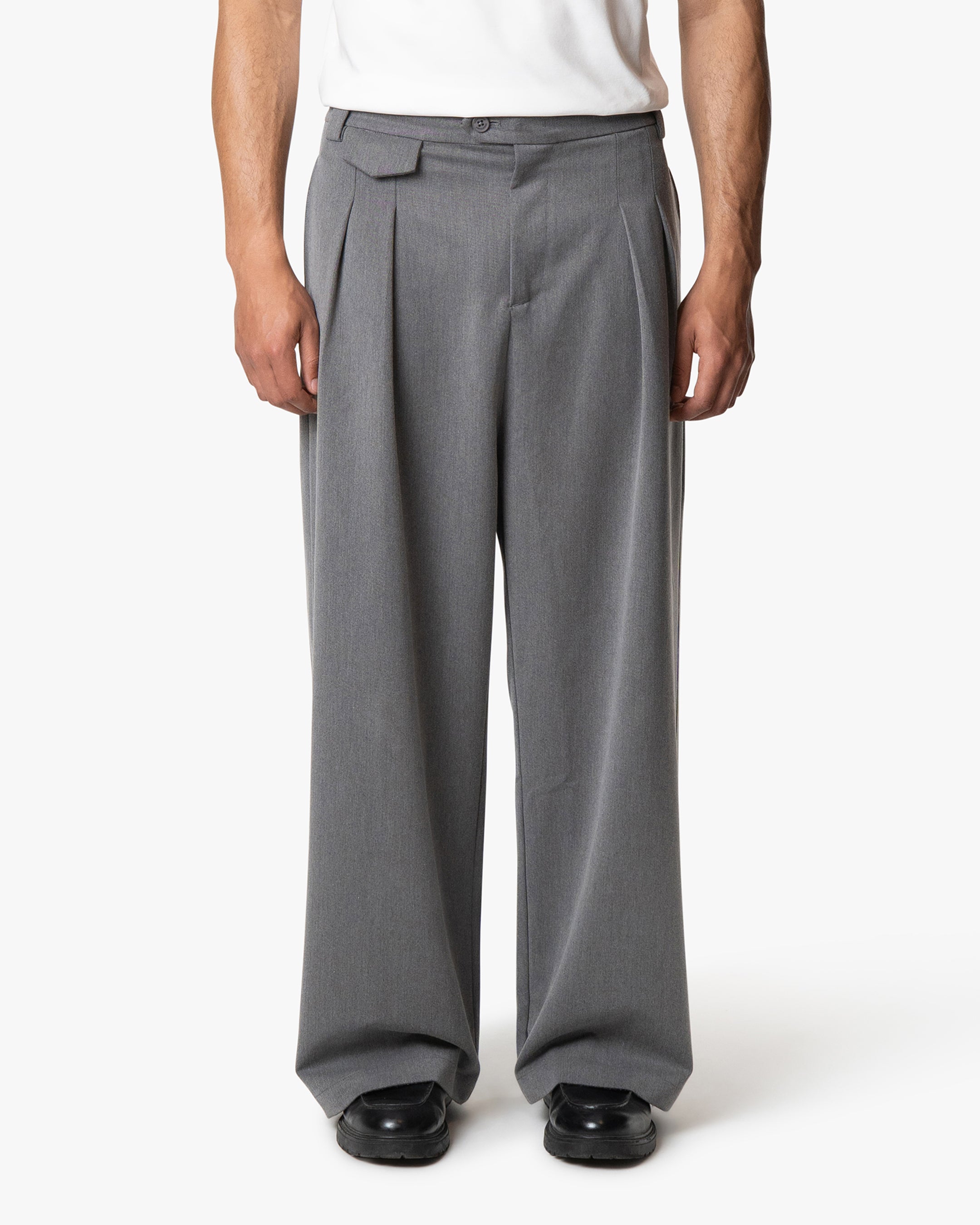 Ambra Loose-Fit Pleated Pants | Grey Melee