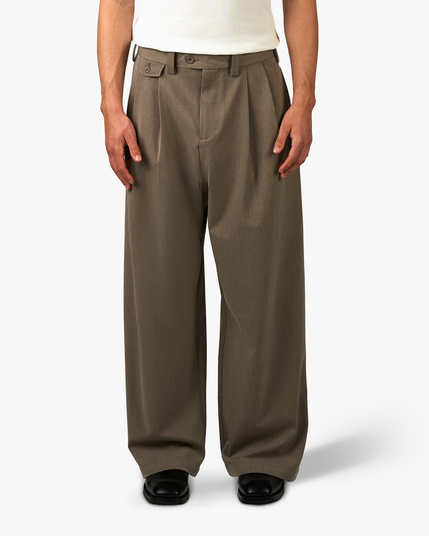 Ambra Pleated Loose-Fit Pants | Taupe