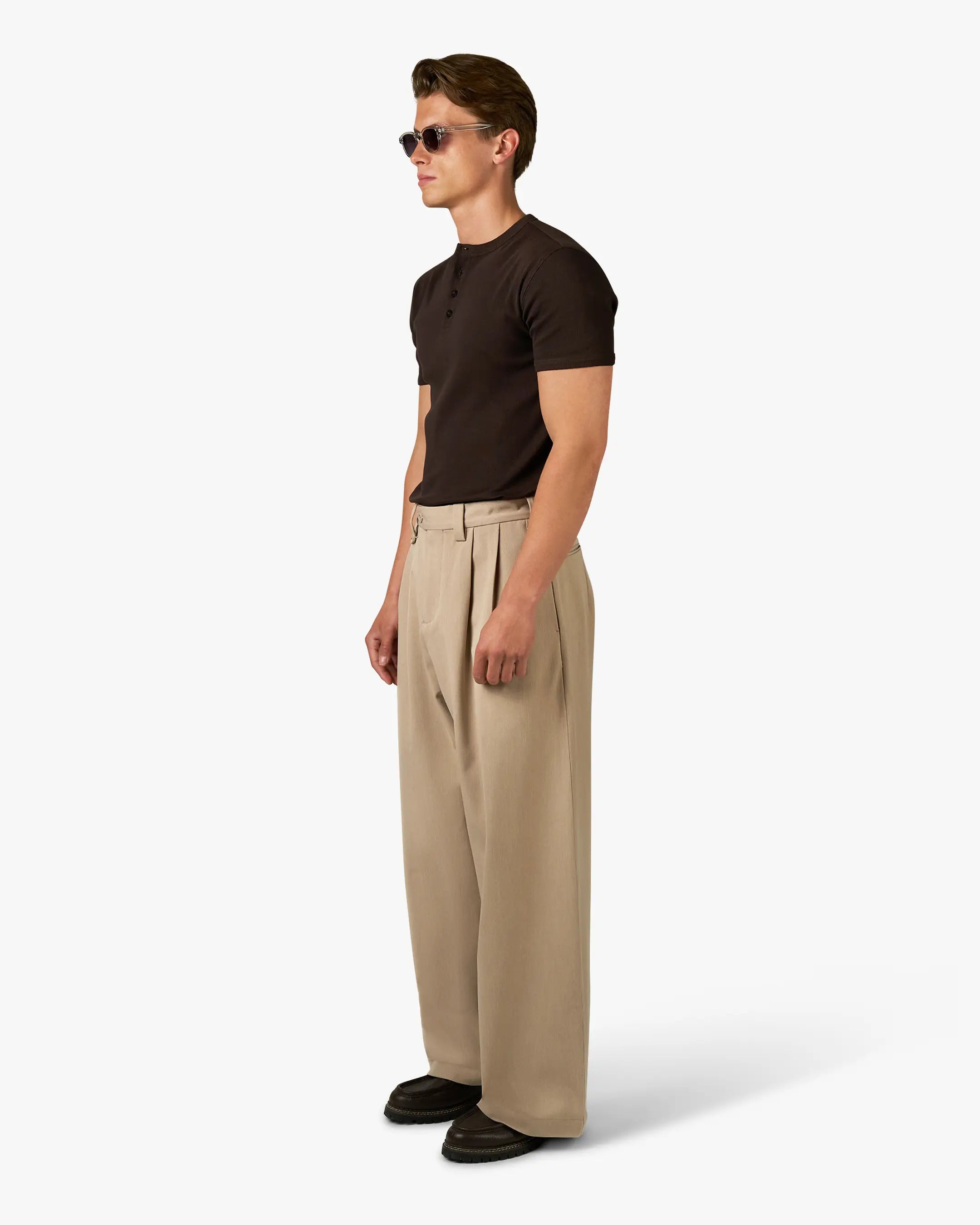 Mougins Ribbed Henley T-Shirt | Brown